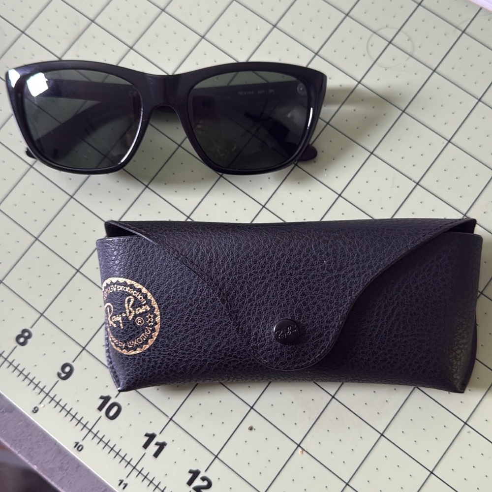 Ray-Ban Classic Black Sunglasses